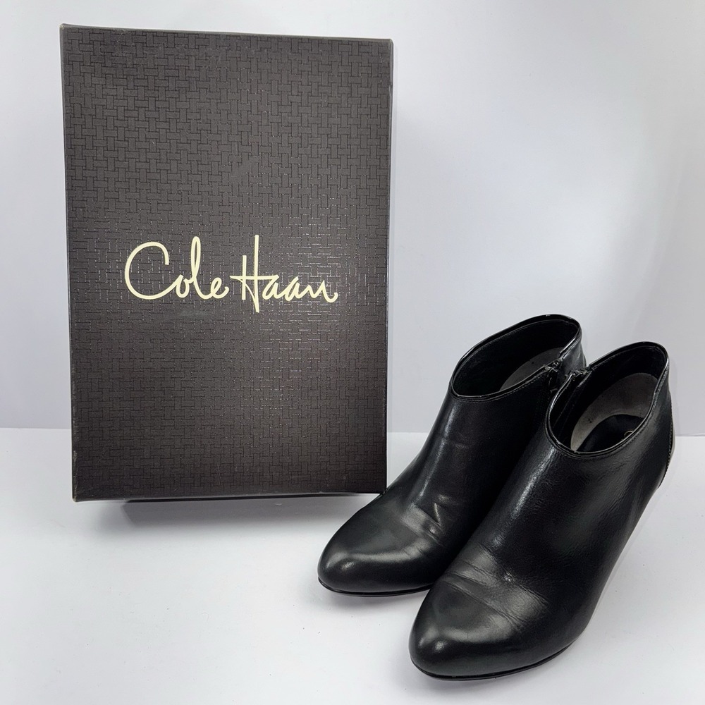 COLE HAAN Air Clair Short Black Leather US Patent Ankle Boots Womens 9B w/ Box